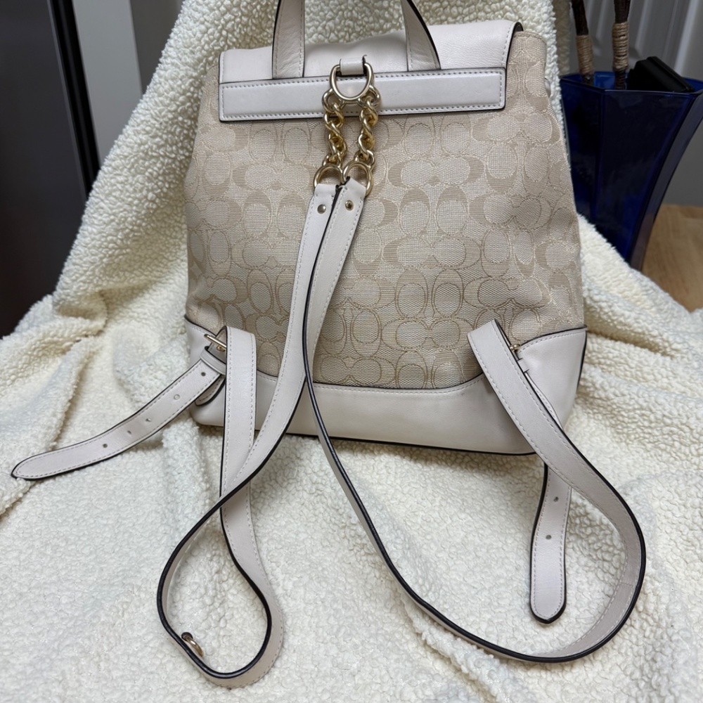 Coach Signature backpack - Picture 7 of 9